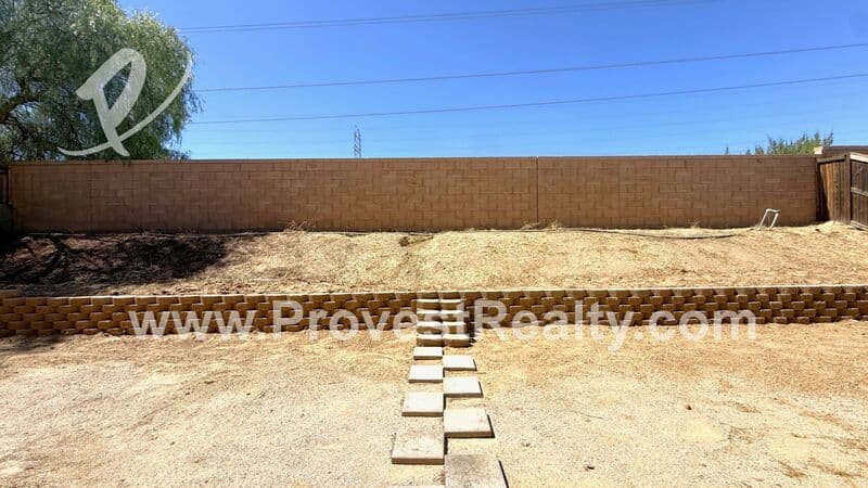 Hesperia House: 9172 Ocotillo Ave
