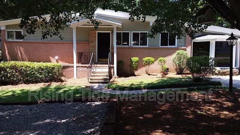 Birmingham House: 660 Hagood St