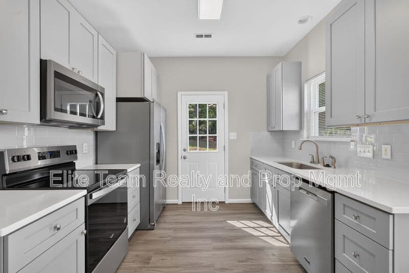 Charlotte House: 9119 Stone Abbey Place