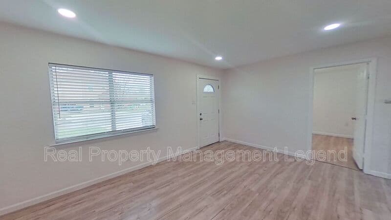 Irving House: 2320 Brockbank Dr
