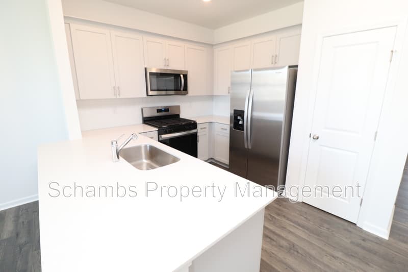 Wake Forest House: 360 Freestall Dr