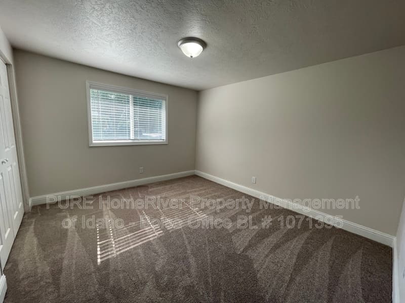 Caldwell Townhome: 102 N Homedale Ave