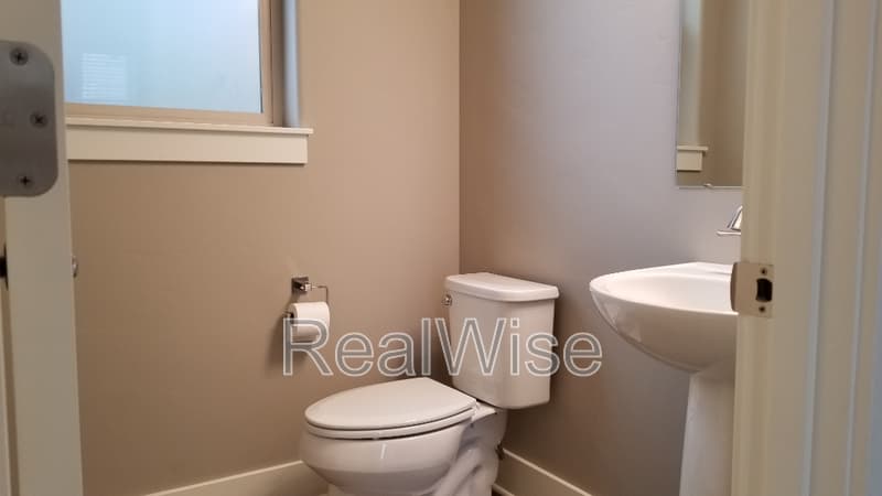 Redmond House: 4332 Southwest Canal Blvd