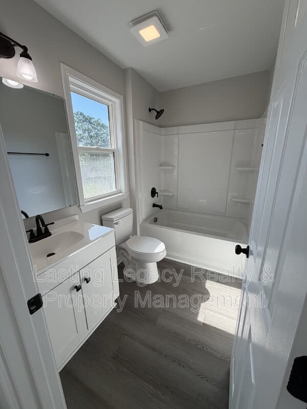Winston-Salem House: 2036 Harrison Ave