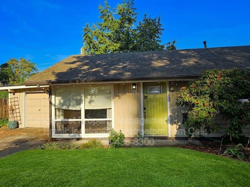 Portland House: 622 SE 137th Ave