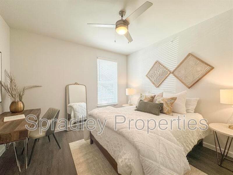 Belton Condo: 710 Shine St