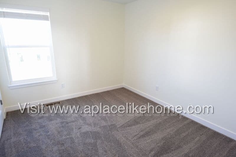 Kansas City House: 4008 NW 95th Ter