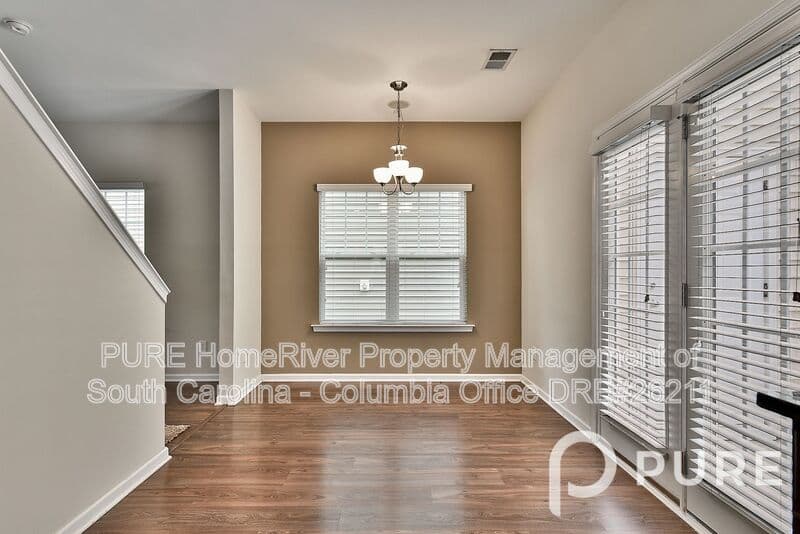 West Columbia House: 512 Spanish Leaf Lane