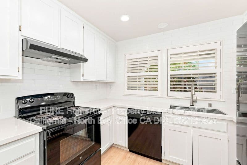 Santa Rosa House: 2360 Battersea St