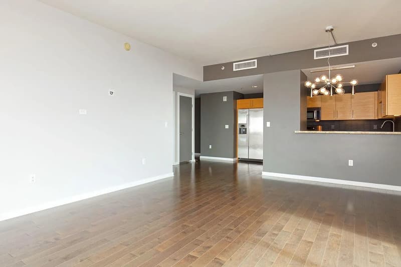 Oakland Condo: 222 Broadway St