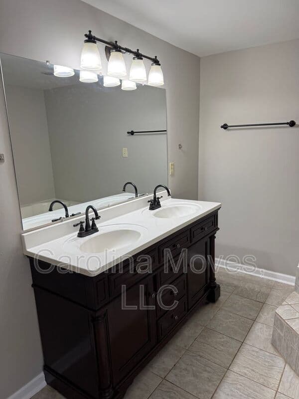 Greenville House: 4597 Coach Hill Drive