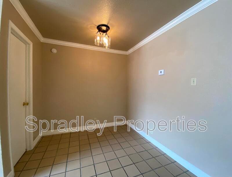 Belton Condo: 1025 North Wall St