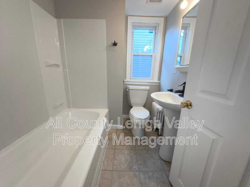 Coplay House: 37 N Front St