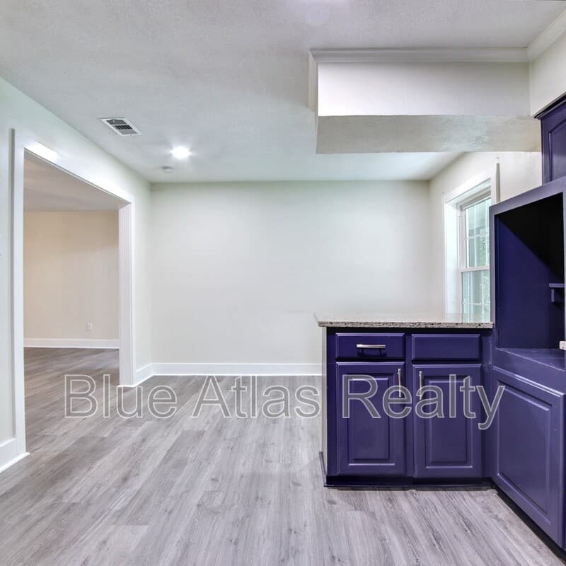 Rowlett House: 5708 Flamingo Court