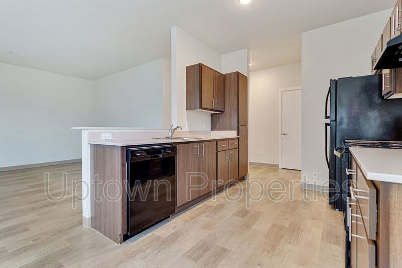 Fairview House: 2655 NE 205th Ave