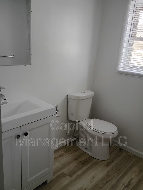 Lansing Condo: 3322 West Michigan Avenue