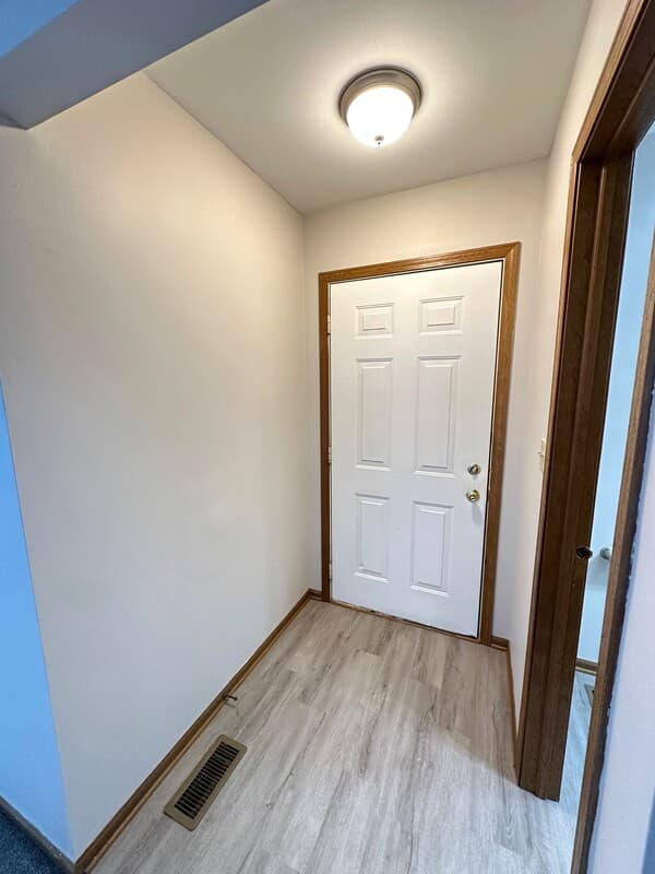 Elgin Condo: 542 N Crystal St
