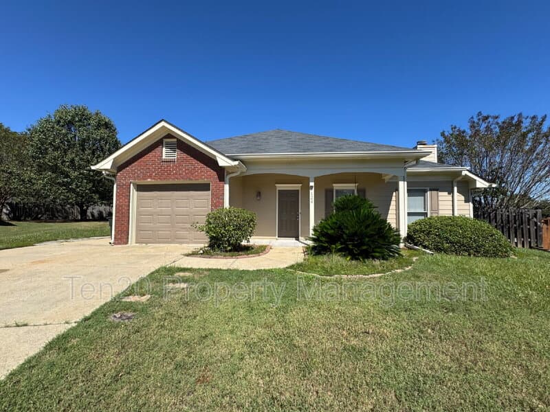 Columbus House: 7124 Vinings Court