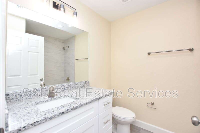 Lakeland Condo: 1111 Mercury Dr E