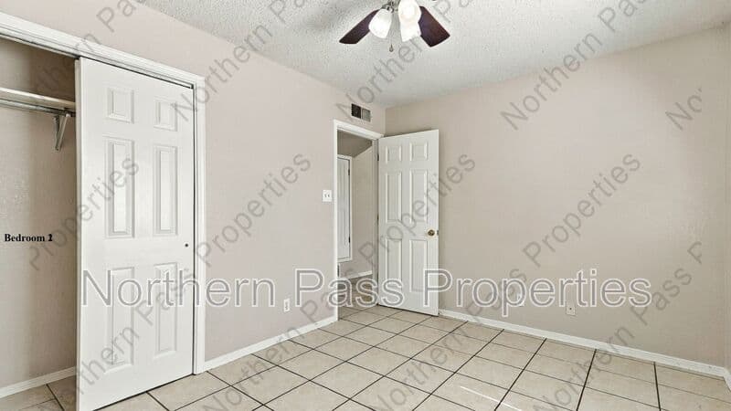 El Paso Condo: 216 S Schutz