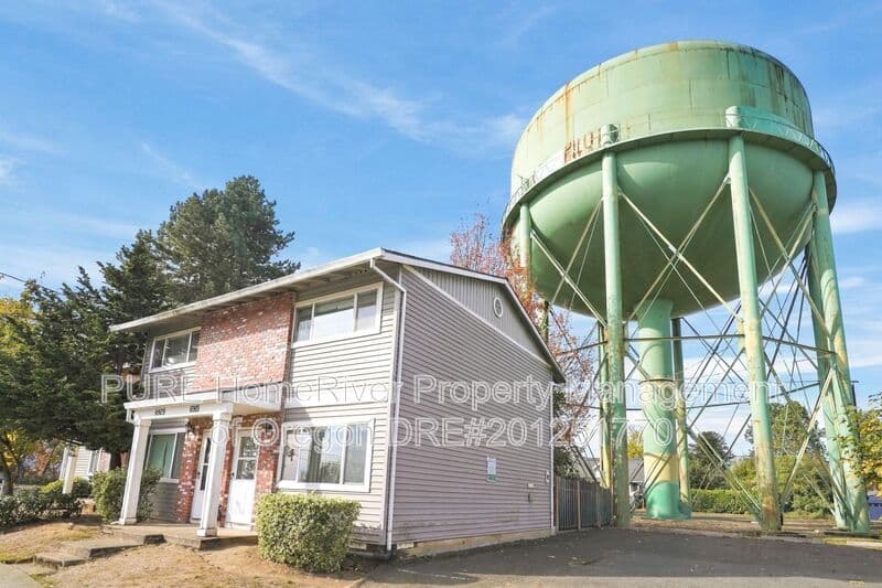 Portland Townhome: 6919 N Ida Ave