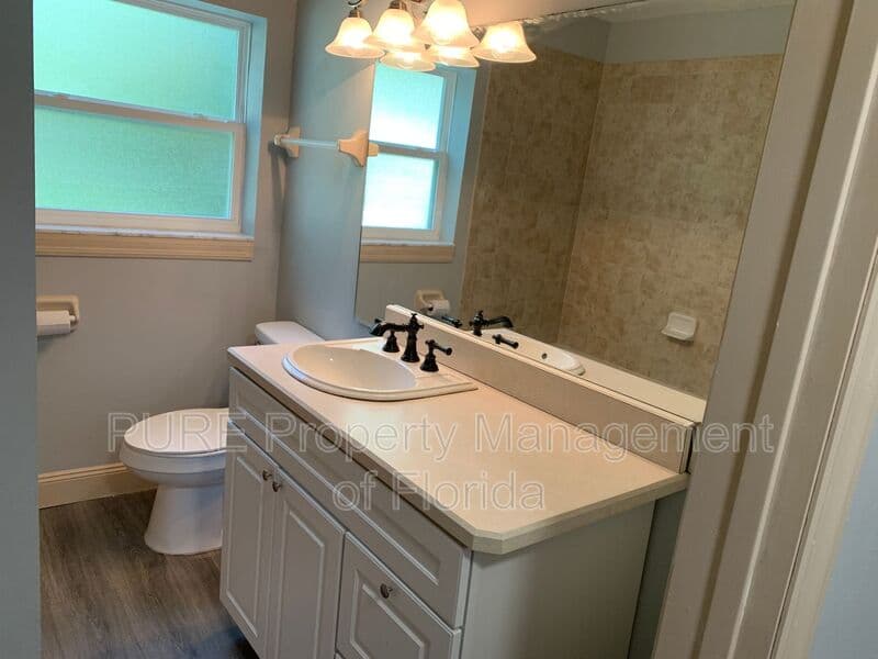 Silver Springs House: 5575 NE 30 St