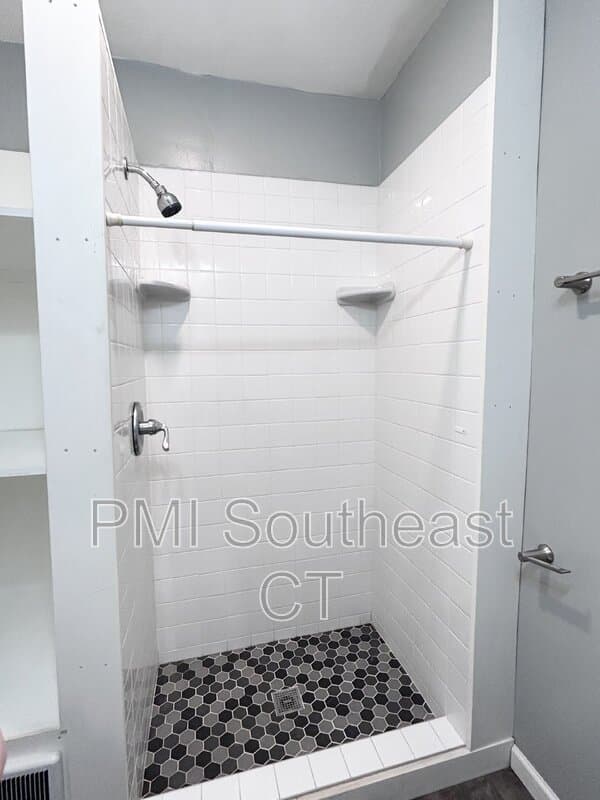 Plainfield Condo: 22 Railroad Ave