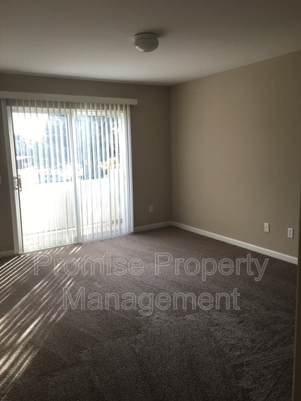 Oceanside Condo: 565 Lands End Way