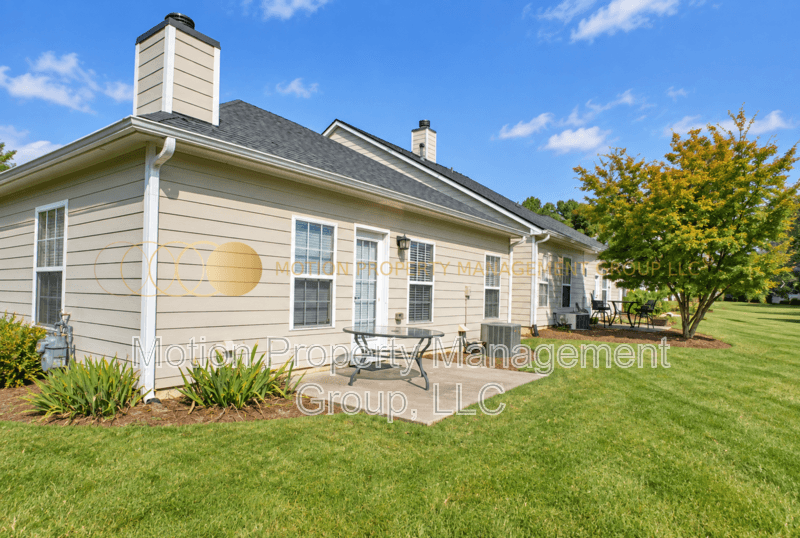 Kennesaw House: 1635 Donovans Rdg NW