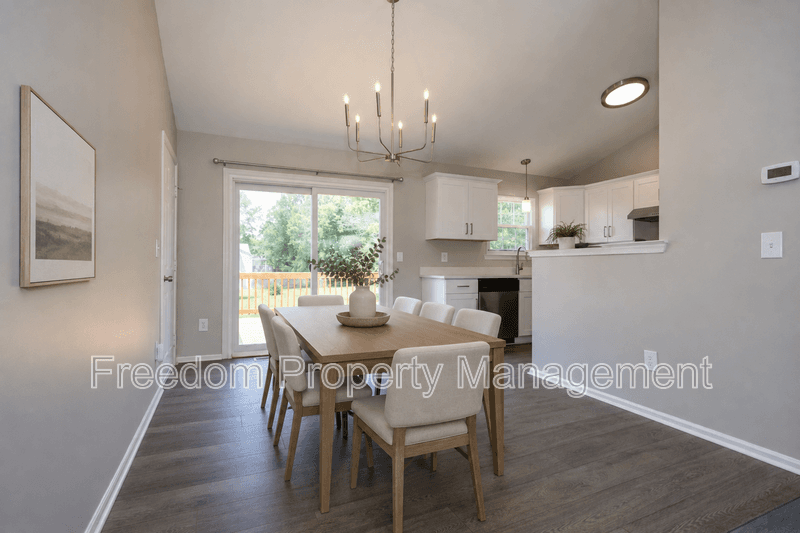 Manassas House: 10116 Wimbledon Ct