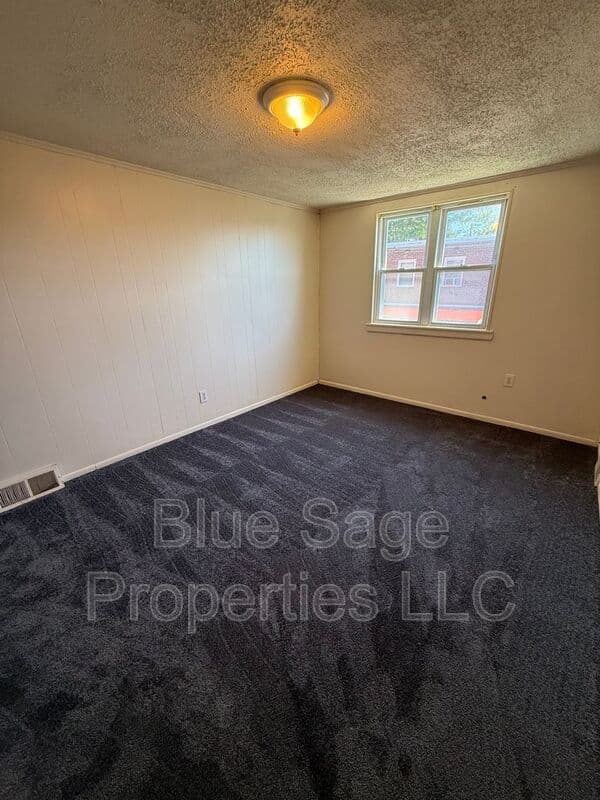 Linwood House: 1427 Simpson St