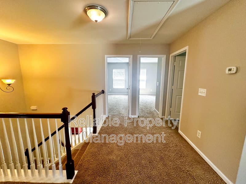 Clayton House: 136 Smart Ct