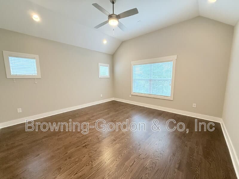 Nashville House: 506A Camden Drive
