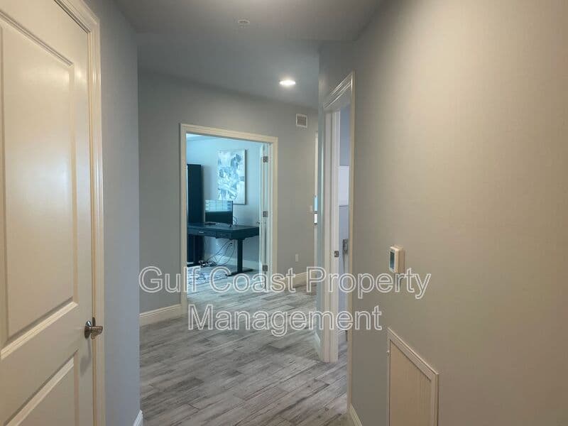 Osprey House: 260 Hidden Bay Dr