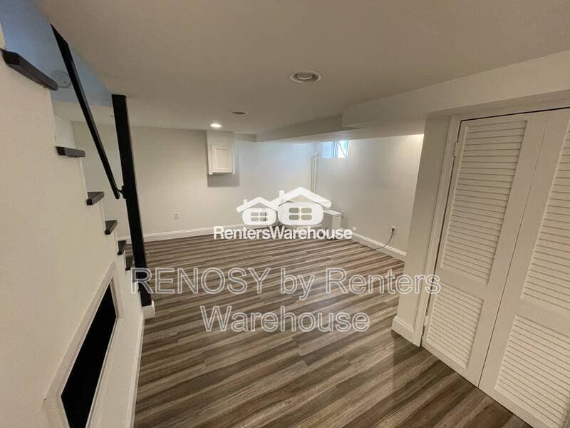 Essex House: 128 Wiltshire rd