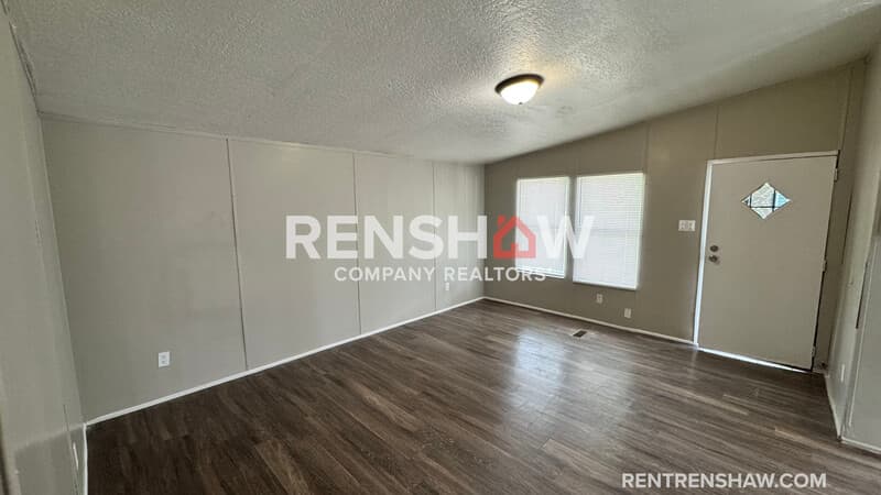 Memphis House: 288 W Brooks Rd