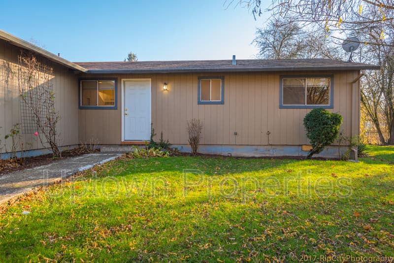 Tigard House: 8120 SW Thorn St
