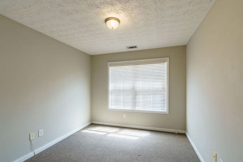 Athens House: 321 Samuel Clemens Way