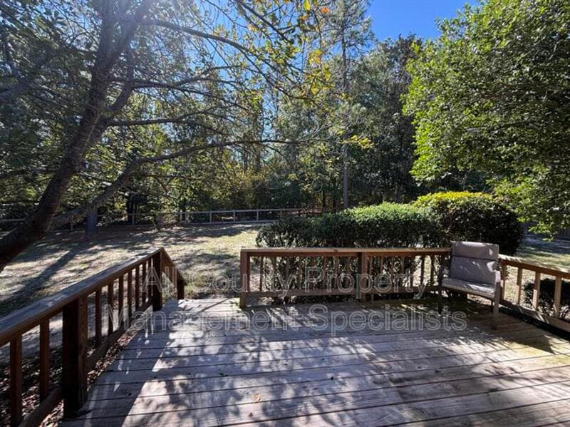 Camden House: 29 Benttree Ln
