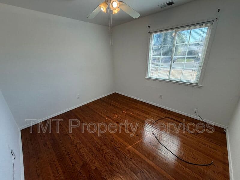 Sacramento House: 5101 North Pkwy