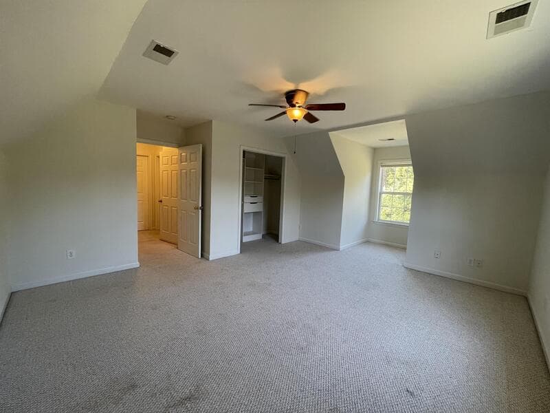 King George House: 10197 Madison Dr
