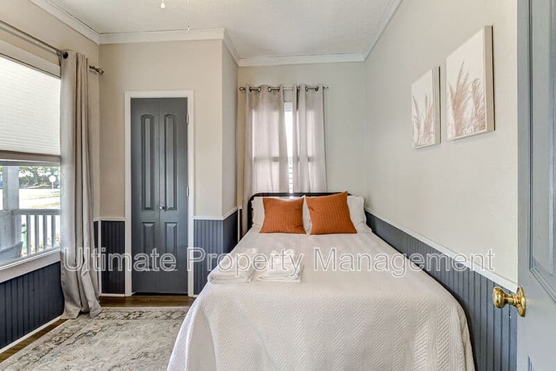 Wilmington House: 1307 S 3rd St