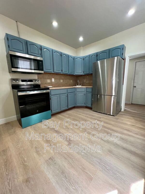 Philadelphia House: 124 E Wishart St