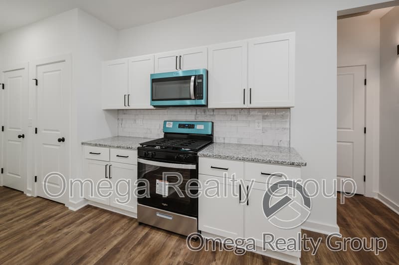 Calera Townhome: 177 Winners Cir
