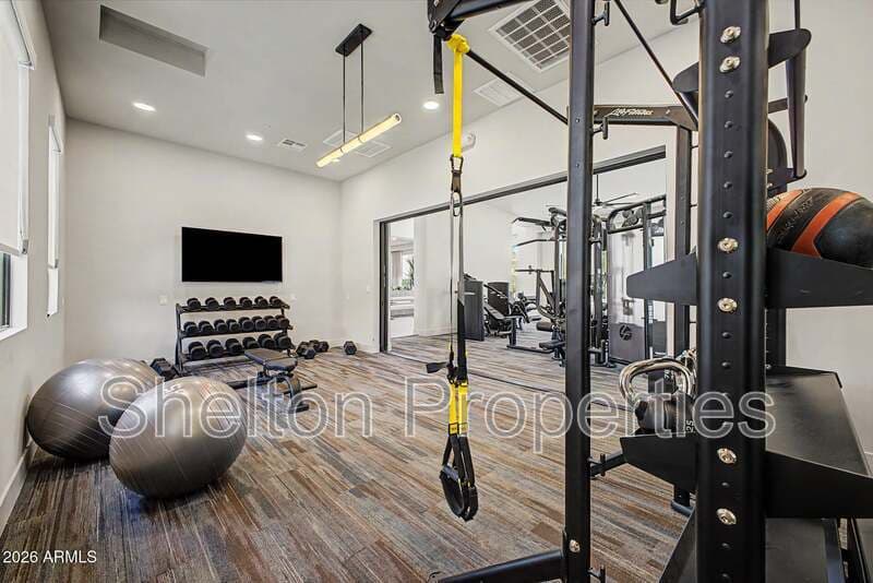 Phoenix Townhome: 2121 W Sonoran Desert Dr, Unit 124