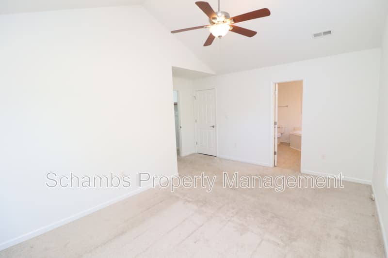 Cary Condo: 321 Renshaw Ct