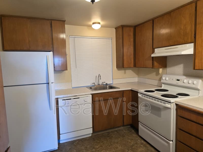 Vancouver Condo: 2022 E 6th St