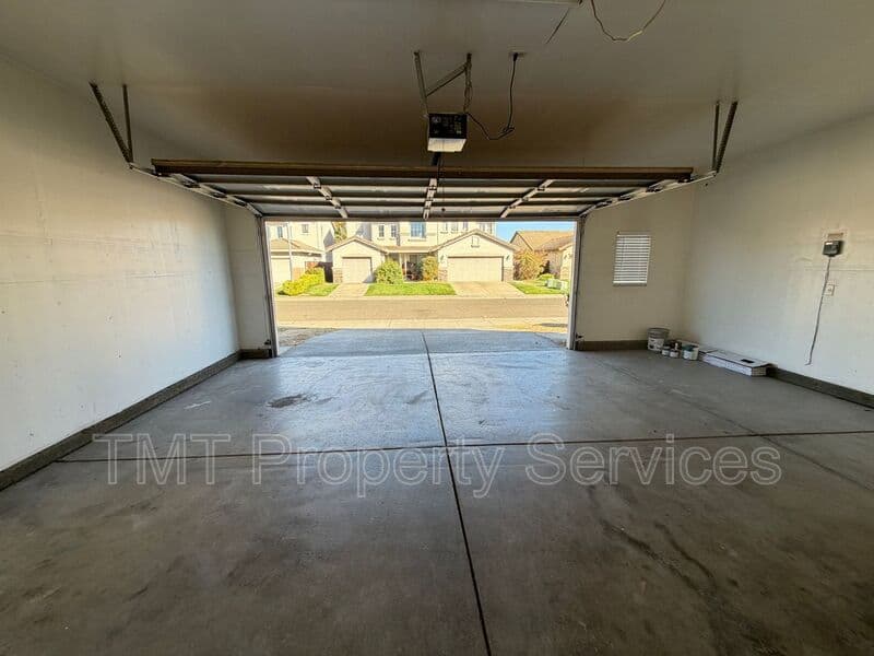 Elk Grove House: 9348 Sierra Spring Way