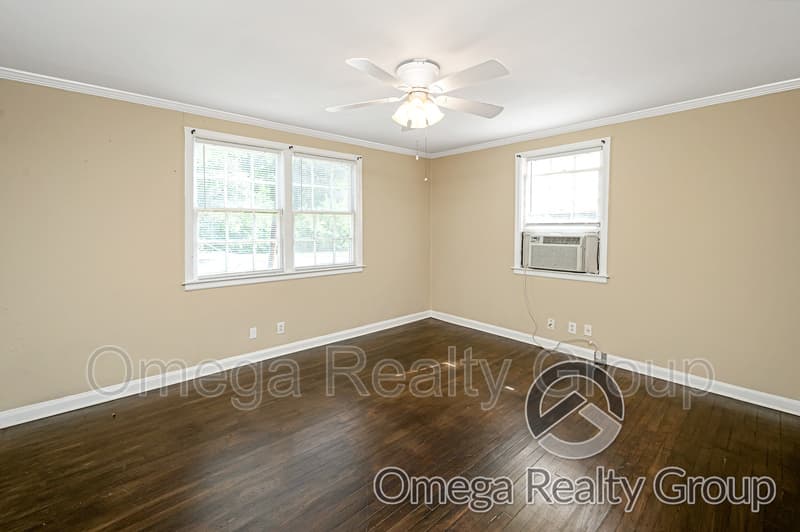 Montgomery Condo: 1020 Pershing St