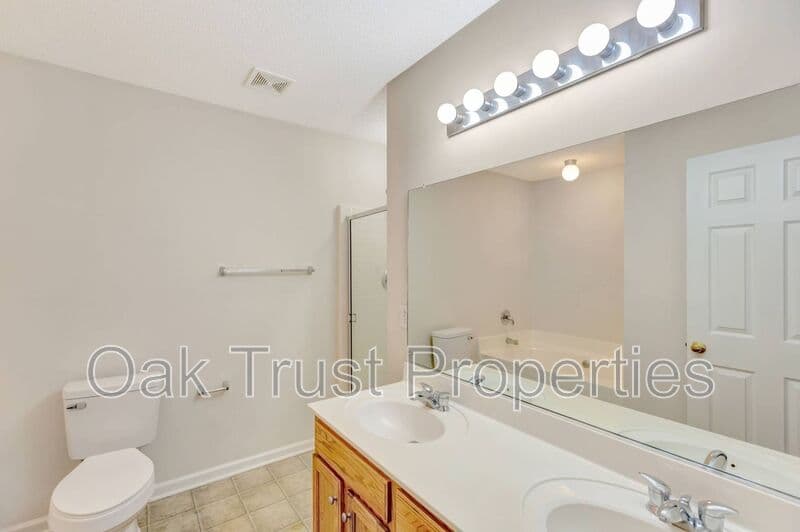 Ladson House: 1053 Friartuck Trail